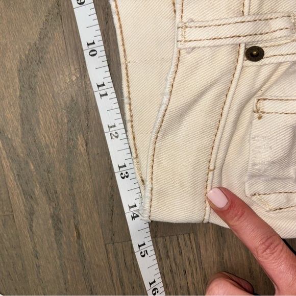 We The Free Ivory Cream High Waisted Distressed Jeans Womens size 29 Free People - Picture 9 of 14